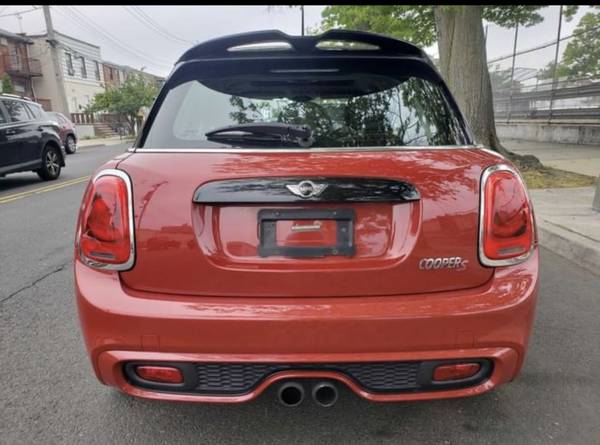 2016 Mini Cooper S 4-door Fully Loaded 5spd Red/Blk - $9,500 (Battery Park)63654723704835122