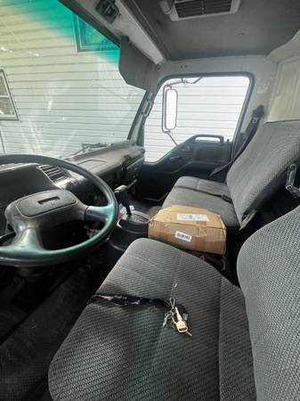2004 Isuzu NPR Turbo - Photo 6