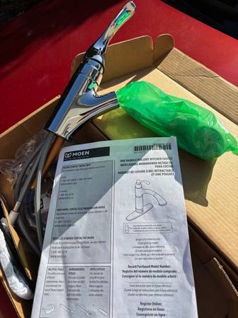 Moen Kitchen Faucet Model Ins10601B One Handle New In Box 1