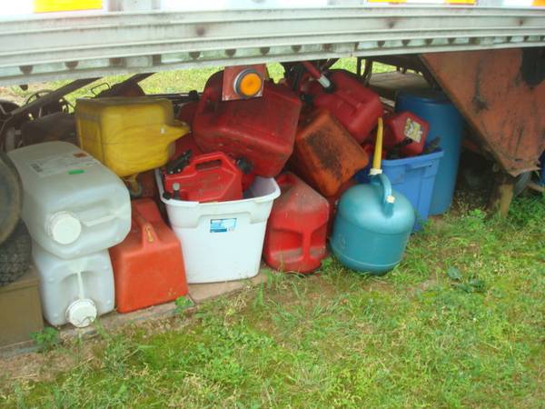 gas/ fuel cans 1