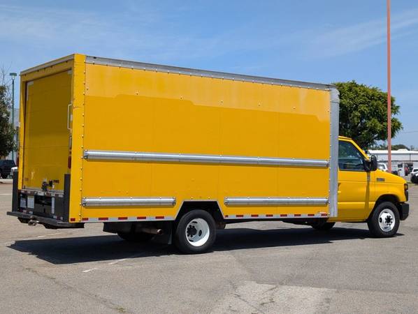 2016 Ford Econoline E-350SD 16FT - Photo 7