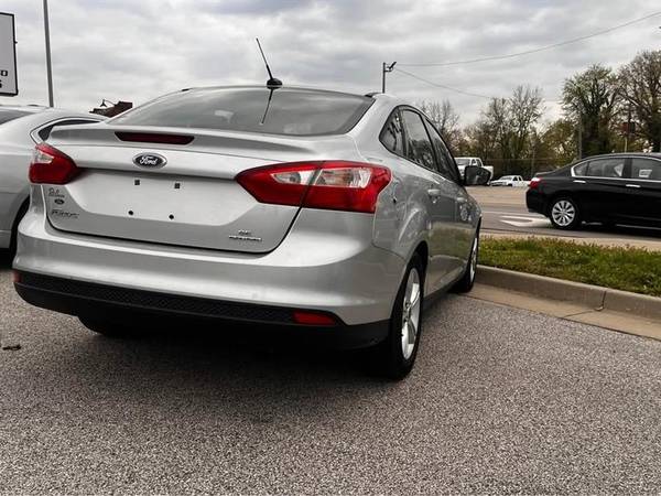 2014 Ford Focus SE Sedan - $8,500 (Belleville, Illinois)63621384488193123