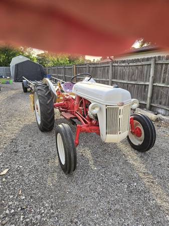 Ford 8N tractor 1948 1