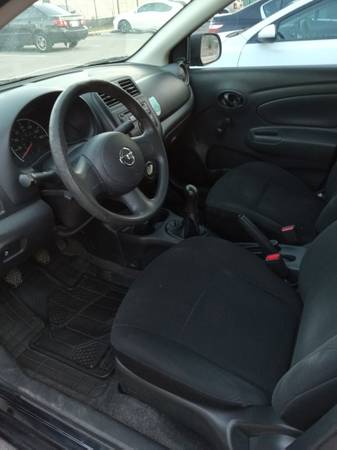 Neumáticos nuevos, aire acondicionado frío, funciona excelente - $3.000 (Austin)63439447809667123