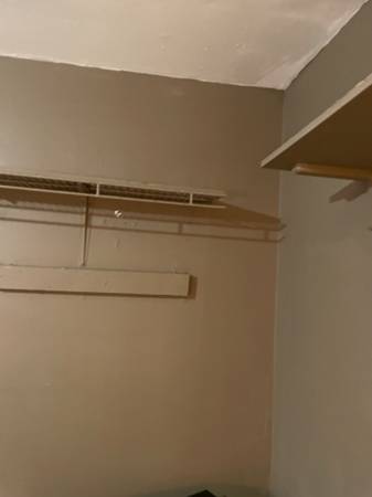 $800.00 / 1br - 1 minute to Ashby Train. Monthly 800 or weekly $185.Why $400 extended63921559741058123