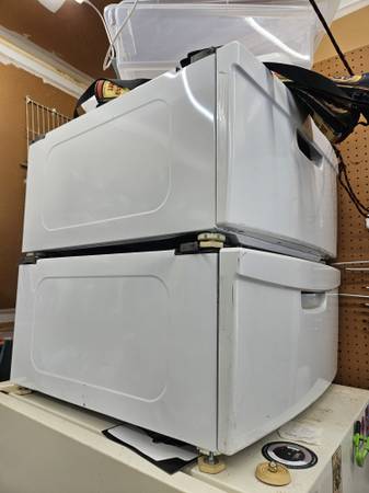 2x Samsung stackable washer dryer pedestals with storage 1
