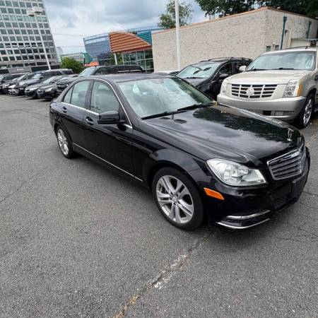 2012 MERCEDES-BENZ C-CLASS - $7,999 (VIENNA. VA)63616289554051121