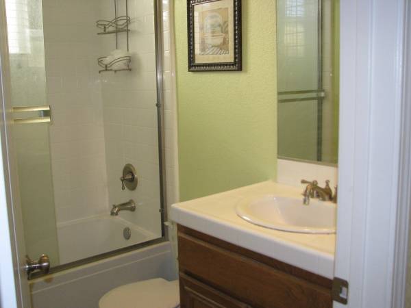 $1,200 / 1br - Furnished bedroom + private bath/entrance/fridge/microwave/cabinet (Simi Valley)63981243284482123