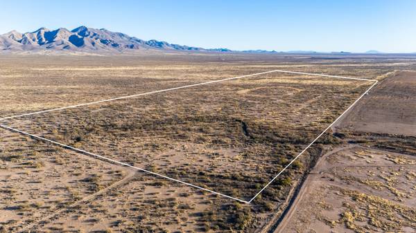 $165,000 78 acres with power/well/septic (Elfrida)64279523381377124