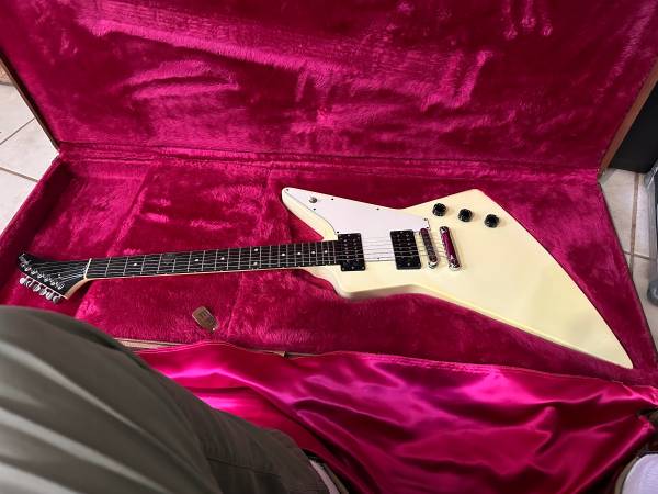 2003 White Gibson Explorer 1