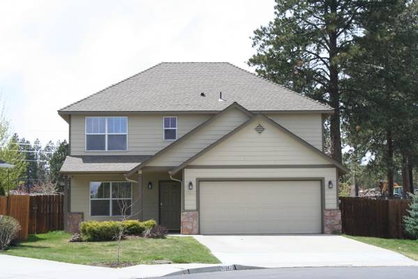 $2,595 / 4br - 1639ft2 - ¡Casa de 4 habitaciones en un terreno grande! (Bend)63839289547137120