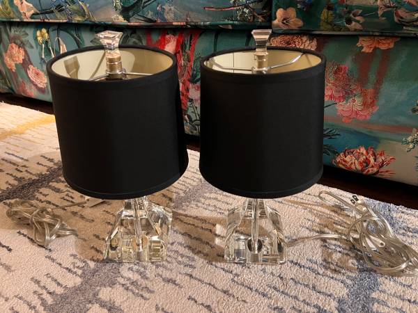 Lámpara de mesa miniatura en cristal de plomo con pantalla negra - $250 (Westwood Los Ángeles CA)63471427244931120