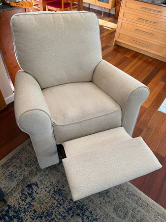 Sillón reclinable giratorio con deslizador - $500 (San Francisco)63439526834051122