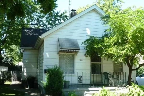 $1,095 / 2br - Cozy 2 bedroom Home (304 N Allin)63897746921731120