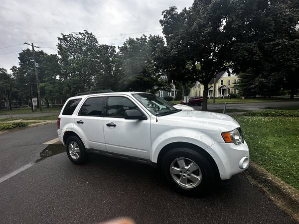 Ford Escape - $2,5004939750594694553613
