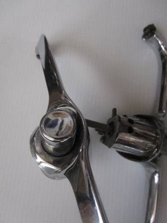 Manijas para puerta trasera de Ford Station Wagon 1959 / Una con cerradura con llave - $55 (Roseville)63440099361025124