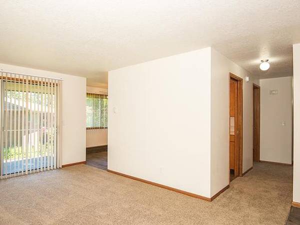 $1,449 / 2br - 824ft2 - Brand Name Appliances, Balcony, Deck, Patio, Laundry Rooms63831326198659124