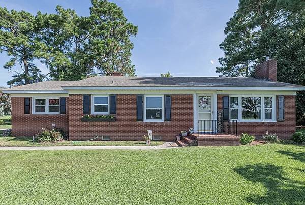 $571 / 2br - 1133ft2 - NEWLY REMODEL HOUSE FOR RENT (Fountain)63897185361026120