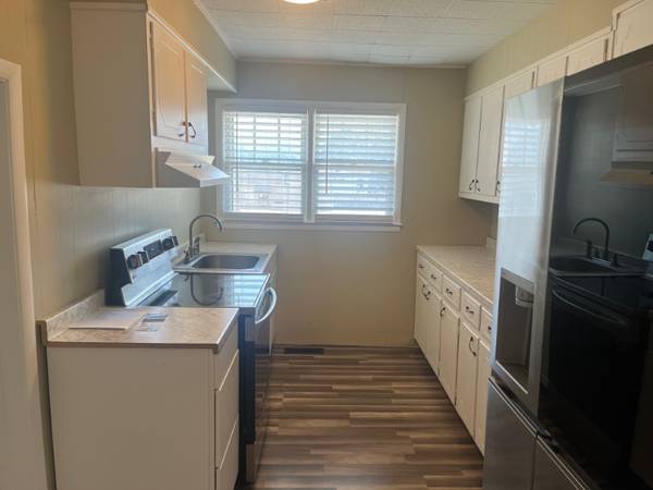 $1695.00 / 4br - 1444ft2 - 4b 2ba House Near Seven Points and UNA63910319699714123