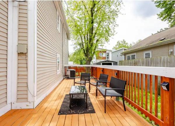 $2499.00 / 3br - 1376ft2 - Fully Furnished 3BR/2.5BA Renovated Home Near Fountain Square – Move-I63989232783618121