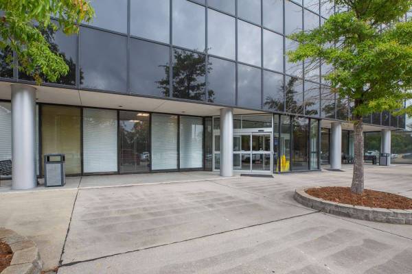 $549 The perfect starter office with flexible terms.  $549 (Lafayette)63857515308035122
