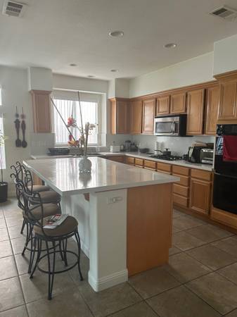 $1,145 / 1br - 2523ft2 - Habitación principal privada y hermosa grande en alquiler. W summerlin (Las Vegas)63859612732931122