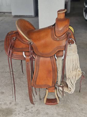 15 inch saddle 1