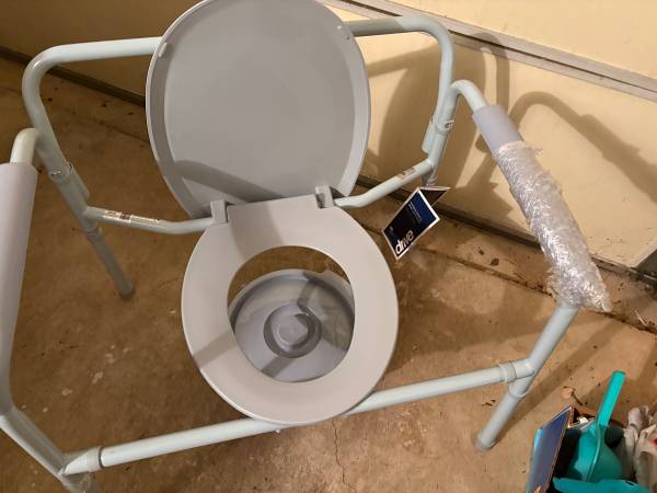 Portable commode 1
