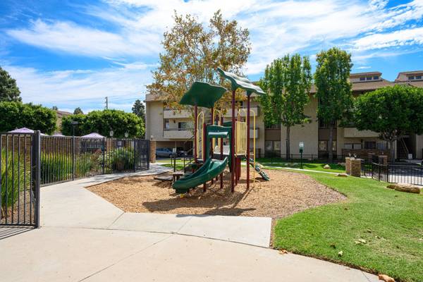 $2,405 / 1br - 788ft2 - Renovated 1bed/1ba in Camarillo63668271090051121