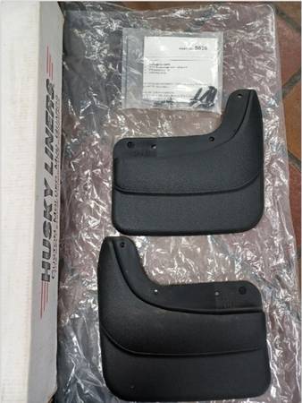 02-07 Chevy Trailblazer Husky Front Mud Flaps 1