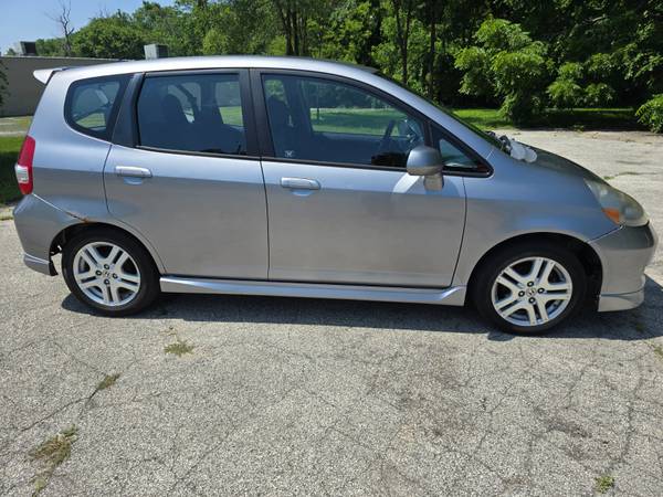 2008 HONDA FIT - $2,999 (ZION ILLINOIS)63618665396353123