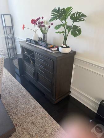 Beautiful Dining Set + Matching Buffet/Server — $1,895 (Mt Olive / Bud 1
