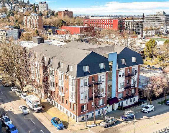 $1,099 / 1br - Bright & Comfortable + Bike Room + Studio or 1 Bedroom Available! (Goose Hollow on 14th)63615726562561121