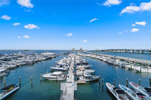 $2,100 / 500ft2 - Studio - 1 year lease (Edgewater)63825138581761121