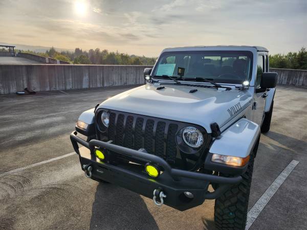2022 Jeep Gladiator Willy's Edition 1