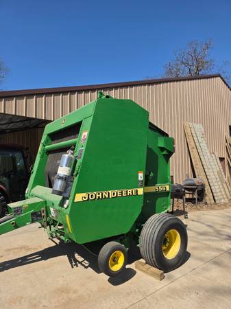 John Deere 556 Baler 1