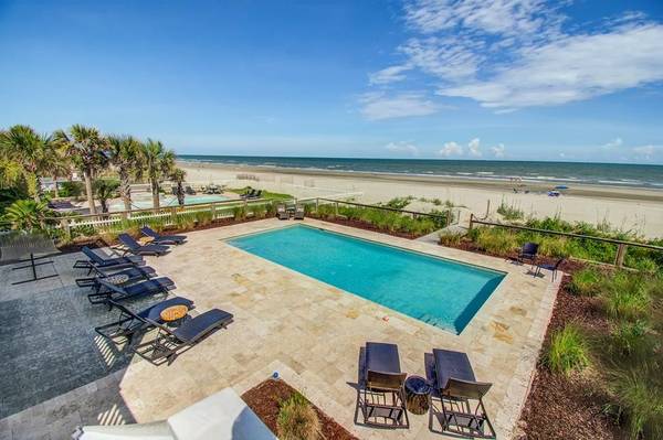 $429 / 5br - Sweeping Atlantic Ocean Views/ Toes In The Sand/ Pool; March 15-28th. (ocean blvd, isle of palms, south carolina)64016107722753121