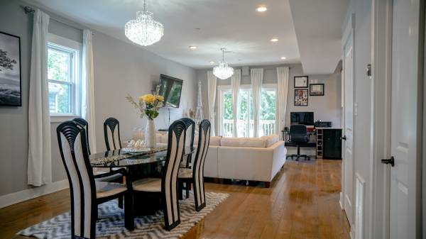 $1,550 / 2br - 1500ft2 - Furnish 1BD + Parking + 3mins walk to MBTA + Near Logan Airport (East Boston)63802096919041122