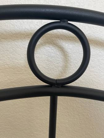 Sofá-cama con cajón - $60 (Modesto)63470292684163122