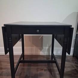 Adjustable size dining table with a drawer - Good condition 1