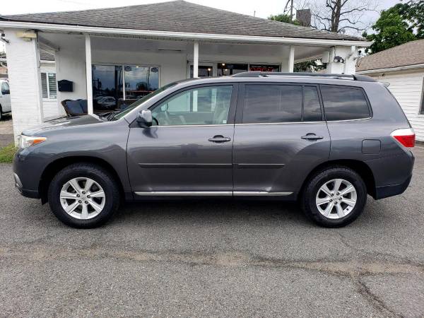 2011 Toyota Highlander Base 4WD COMPLIMENTARY 3 MONTH WARRANTY! - $11,900 (+ AUTO BANK II - GOOD/BAD/NO CREDIT OKAY!)63487240045313123