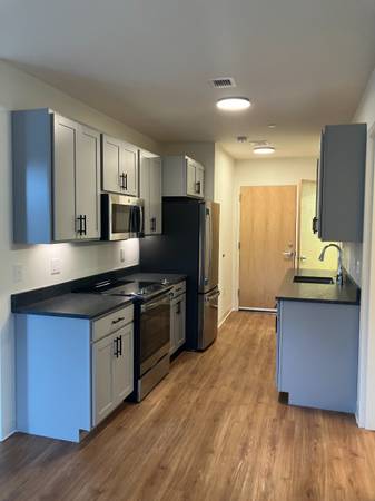 $2,200 / 1br - 598ft2 - New Apartment in Historic Courthouse-- Heat/AC and Hot Water Included (DOVER)63931657808002121