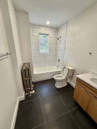 $3,500 / 5br - Lynn 5 Bed/2 Bath Apartment | Chestnut St63996548478210122