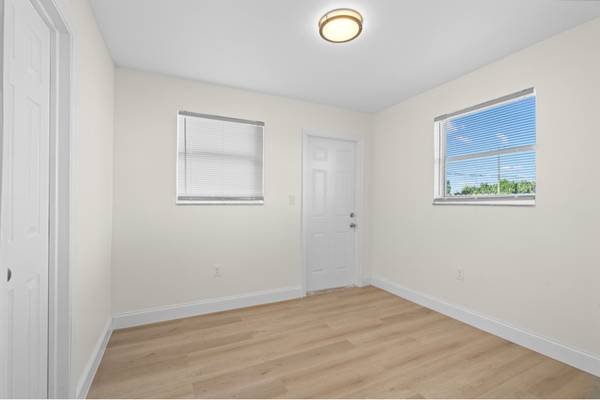 $2500.00 / 3br - 1325ft2 - RENTA EN CUTLER BAY! Mudate solo con 2 Meses! Con gran espacio para pa64049276108545124