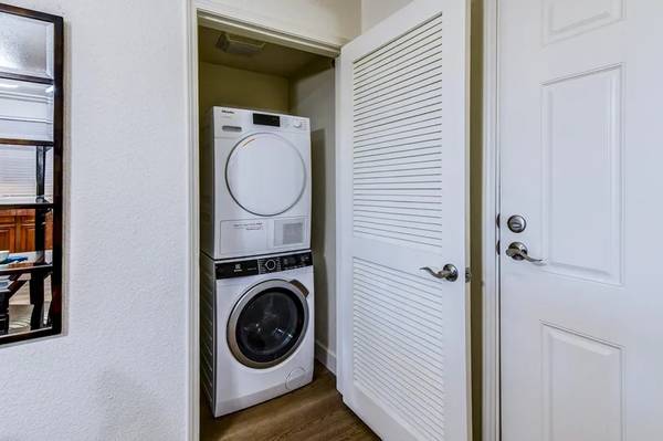 $3,068 / 2br - 1021ft2 - Casa en San Marcos 2x2!! ¡Ofertas especiales para mudarse! ¡Garaje adjunto! W/D A/C (San marcos)63657310322433122