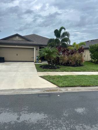 Habitación de presupuesto de $850 en casa moderna (Ft Pierce)63799908985729120