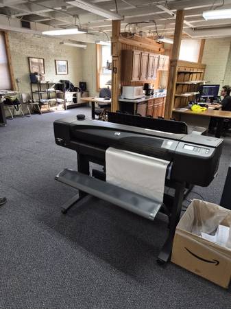 Free HP DesignJet 800 Plotter - For Parts/Repair 1