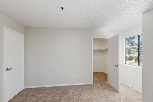 $2,150 / 2br - 950ft2 - Stainless Steel Appliances, Spacious Kitchen, Pets Allowed (100 Summerfield Dr, Vacaville, CA)63900311922179123