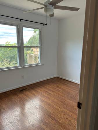 $1,900 / 3br - House for rent - 3 Bed - 2.5 Bath - Plus a HUGE Bonus Room (N. Ashville -UNCA Area)64029212184961121