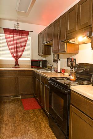 3bd 2ba, Vertical Blinds, Grilling Stations 1